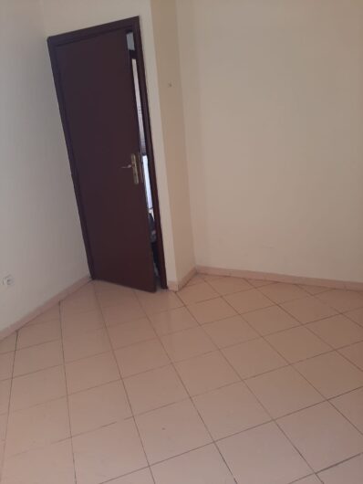 une chambre disponible pour la fin de ce mois-a sidi marouf Moustakbal sur le grand boulevard au 4 eme etage-levee